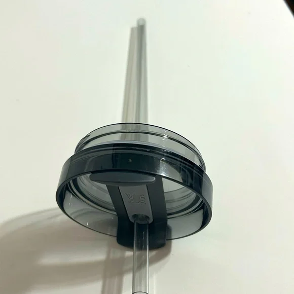 Stanley Silver Tumbler with Handle 30 ounce‎ - Picture 9 of 9